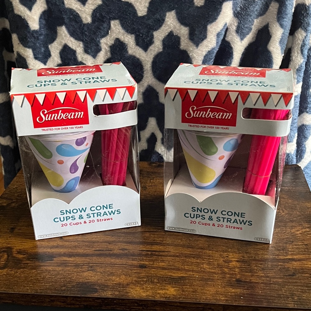 Sunbeam Snow Cone Cups & Straws Set - Colorful Design